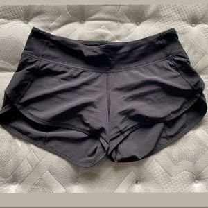 Lululemon speed up lined 2.5” shorts